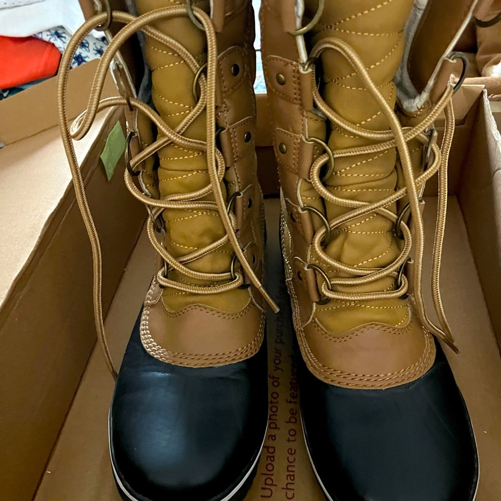 Womens lined lace up boots